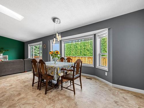 580 Carmel Crt, Kamloops, BC - Indoor Photo Showing Dining Room