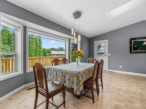 580 Carmel Crt, Kamloops, BC - Indoor Photo Showing Dining Room