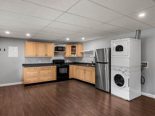 580 Carmel Crt, Kamloops, BC - Indoor Photo Showing Laundry Room