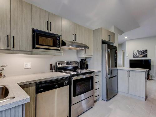 Cuisine - 790  - 792 3E Rue, Saint-Jean-Sur-Richelieu, QC - Indoor Photo Showing Kitchen