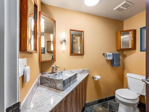 217-205 1St St, Courtenay, BC - Indoor Photo Showing Bathroom