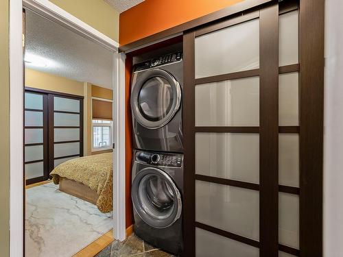 217-205 1St St, Courtenay, BC - Indoor Photo Showing Laundry Room