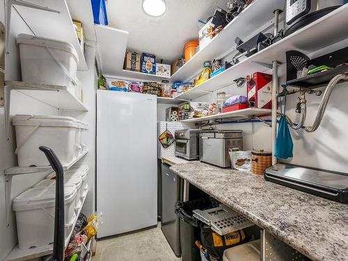 217-205 1St St, Courtenay, BC - Indoor Photo Showing Laundry Room