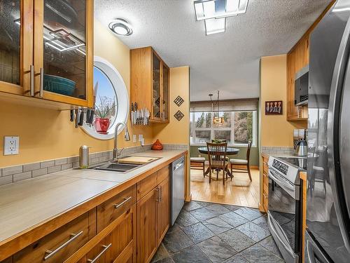 217-205 1St St, Courtenay, BC - Indoor Photo Showing Kitchen