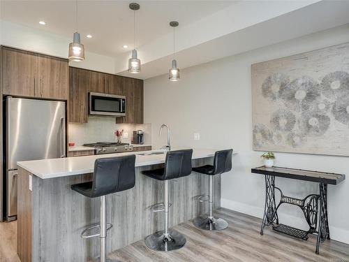 106-2500 Hackett Cres, Central Saanich, BC - Indoor Photo Showing Kitchen With Upgraded Kitchen