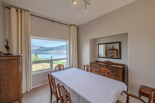 6414 Stevenson Place, Summerland, BC - Indoor