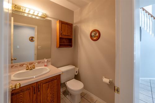 6414 Stevenson Place, Summerland, BC - Indoor Photo Showing Bathroom