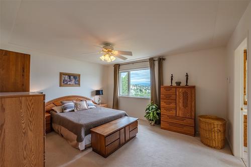 6414 Stevenson Place, Summerland, BC - Indoor Photo Showing Bedroom