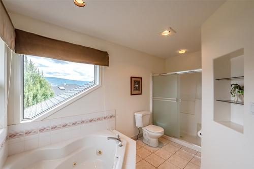 6414 Stevenson Place, Summerland, BC - Indoor Photo Showing Bathroom