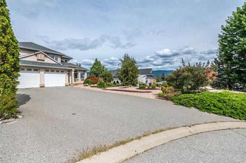 6414 Stevenson Place, Summerland, BC - Outdoor