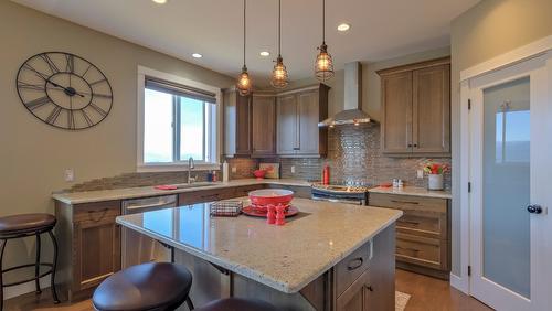 1257 Feedham Avenue, Kelowna, BC - Indoor Photo Showing Kitchen