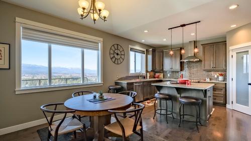 1257 Feedham Avenue, Kelowna, BC - Indoor Photo Showing Dining Room