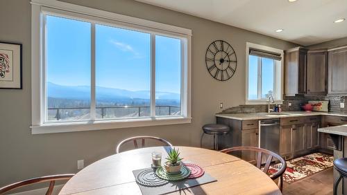 1257 Feedham Avenue, Kelowna, BC - Indoor Photo Showing Dining Room