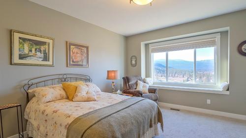 1257 Feedham Avenue, Kelowna, BC - Indoor Photo Showing Bedroom