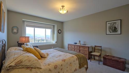 1257 Feedham Avenue, Kelowna, BC - Indoor Photo Showing Bedroom