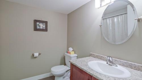 1257 Feedham Avenue, Kelowna, BC - Indoor Photo Showing Bathroom