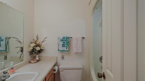 4080 Lakeshore Road, Kelowna, BC - Indoor Photo Showing Bathroom