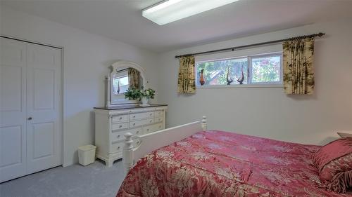 4080 Lakeshore Road, Kelowna, BC - Indoor Photo Showing Bedroom