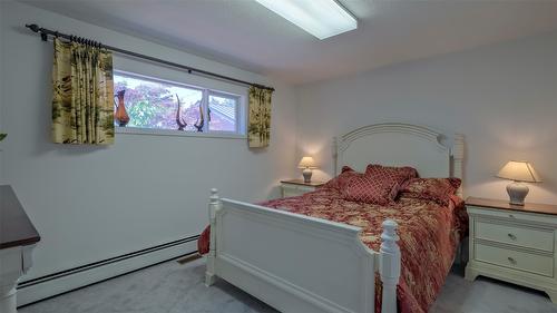 4080 Lakeshore Road, Kelowna, BC - Indoor Photo Showing Bedroom