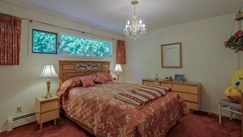 4080 Lakeshore Road, Kelowna, BC - Indoor Photo Showing Bedroom