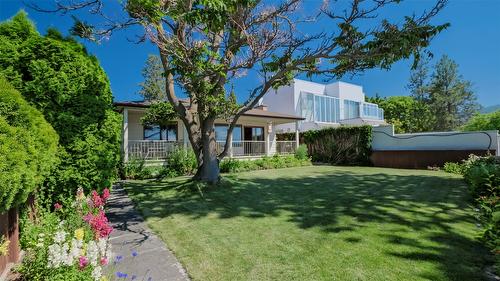 4080 Lakeshore Road, Kelowna, BC - Outdoor