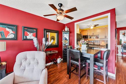 306-737 Leon Avenue, Kelowna, BC - Indoor Photo Showing Dining Room