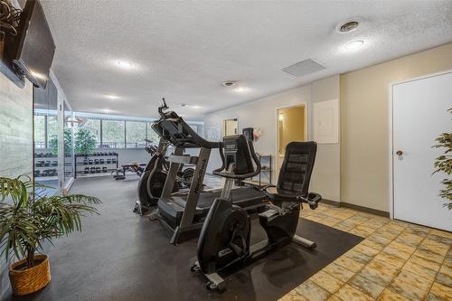 306-737 Leon Avenue, Kelowna, BC - Indoor Photo Showing Gym Room