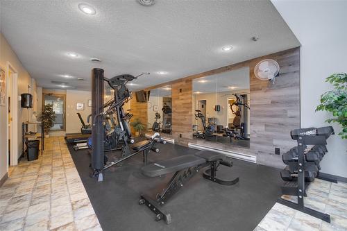 306-737 Leon Avenue, Kelowna, BC - Indoor Photo Showing Gym Room