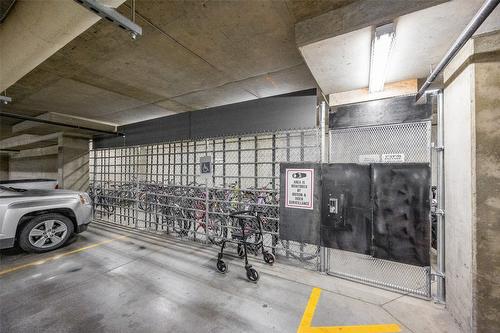 138-654 Cook Road, Kelowna, BC - Indoor Photo Showing Garage