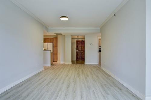 606-1152 Sunset Drive, Kelowna, BC - Indoor Photo Showing Other Room