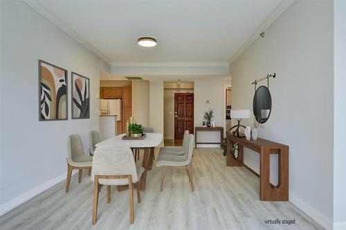 606-1152 Sunset Drive, Kelowna, BC - Indoor Photo Showing Dining Room