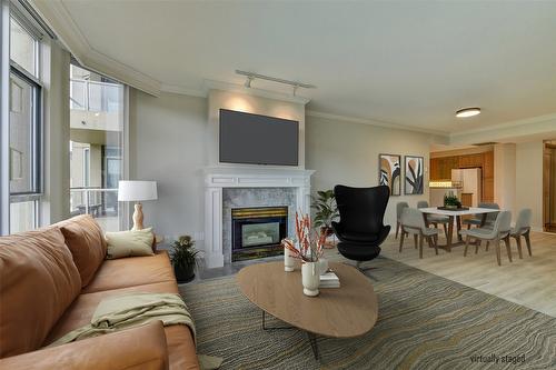 606-1152 Sunset Drive, Kelowna, BC - Indoor Photo Showing Living Room With Fireplace