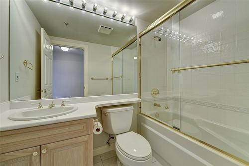 606-1152 Sunset Drive, Kelowna, BC - Indoor Photo Showing Bathroom