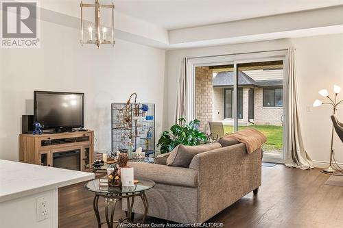 514 Water Road, Amherstburg, ON - Indoor Photo Showing Living Room With Fireplace