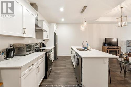 514 Water Road, Amherstburg, ON - Indoor Photo Showing Kitchen With Double Sink