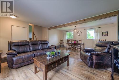 8 Gerrard Avenue, Cambridge, ON - Indoor Photo Showing Living Room