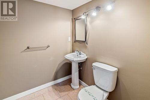 3472 Parklane Road, West Kelowna, BC - Indoor Photo Showing Bathroom