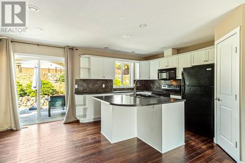 3472 Parklane Road, West Kelowna, BC - Indoor Photo Showing Kitchen With Double Sink