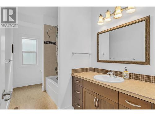 157 Terrace Hill Place, Kelowna, BC - Indoor Photo Showing Bathroom