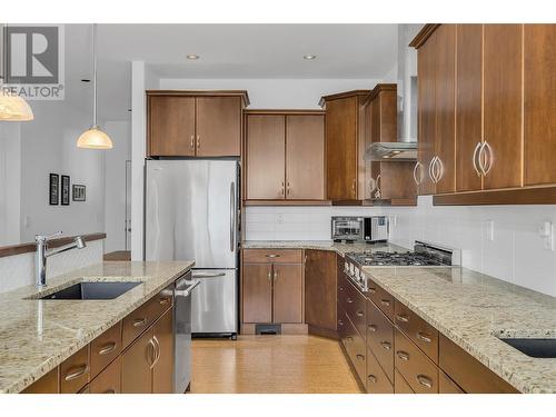 157 Terrace Hill Place, Kelowna, BC - Indoor Photo Showing Kitchen