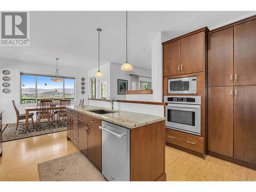 157 Terrace Hill Place, Kelowna, BC - Indoor Photo Showing Kitchen