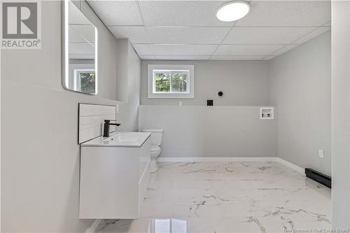 43 Finnamore Street, Oromocto, NB - Indoor Photo Showing Laundry Room