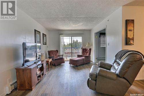 305 2501 1St Avenue W, Prince Albert, SK - Indoor Photo Showing Living Room