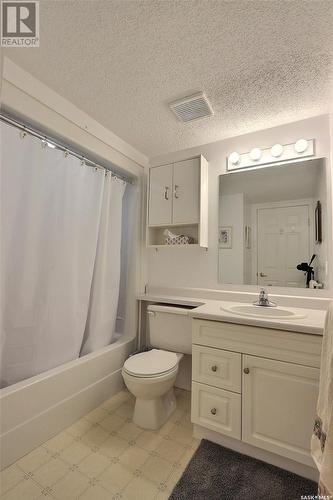 305 2501 1St Avenue W, Prince Albert, SK - Indoor Photo Showing Bathroom