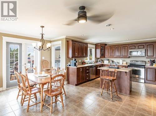 15 Everest Street, Paradise, NL - Indoor Photo Showing Dining Room