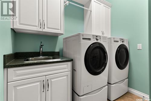 4981 Wright Road, Regina, SK - Indoor Photo Showing Laundry Room