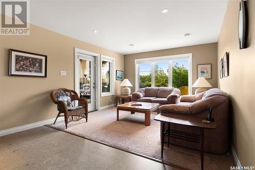 4981 Wright Road, Regina, SK - Indoor Photo Showing Living Room