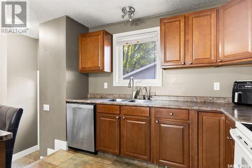 410 Palliser Street, Regina, SK - Indoor Photo Showing Kitchen With Double Sink