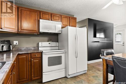 410 Palliser Street, Regina, SK - Indoor Photo Showing Kitchen