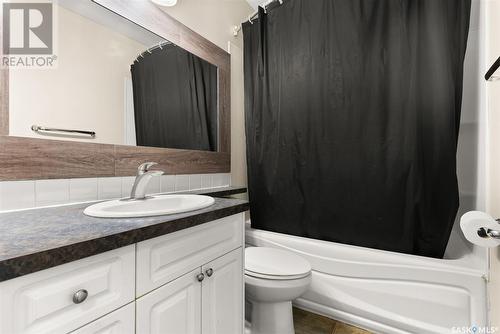 410 Palliser Street, Regina, SK - Indoor Photo Showing Bathroom